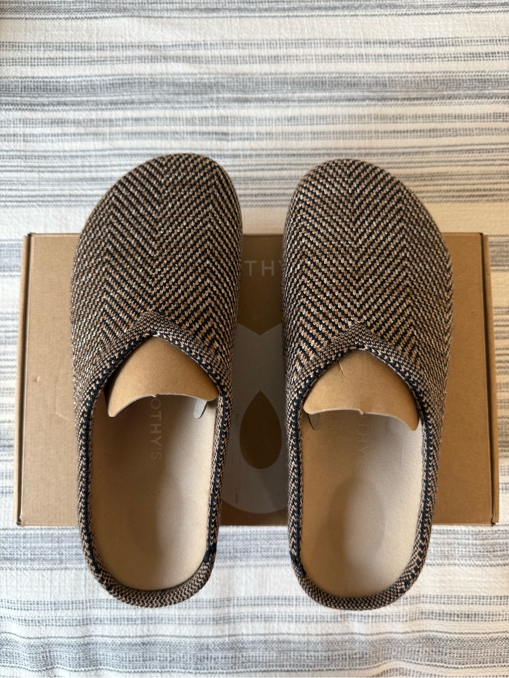 ROTHY’S Casual Clog (color: Spice) - Picture 5 of 8